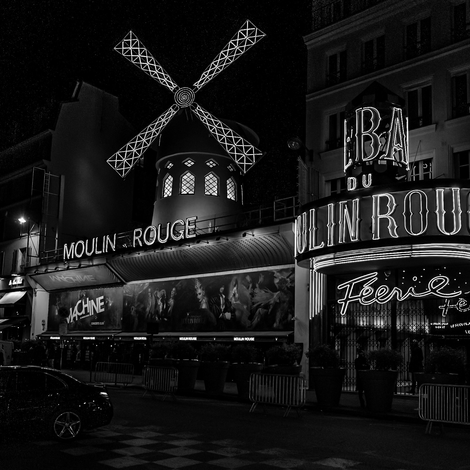 Paris 22 Moulin Rouge