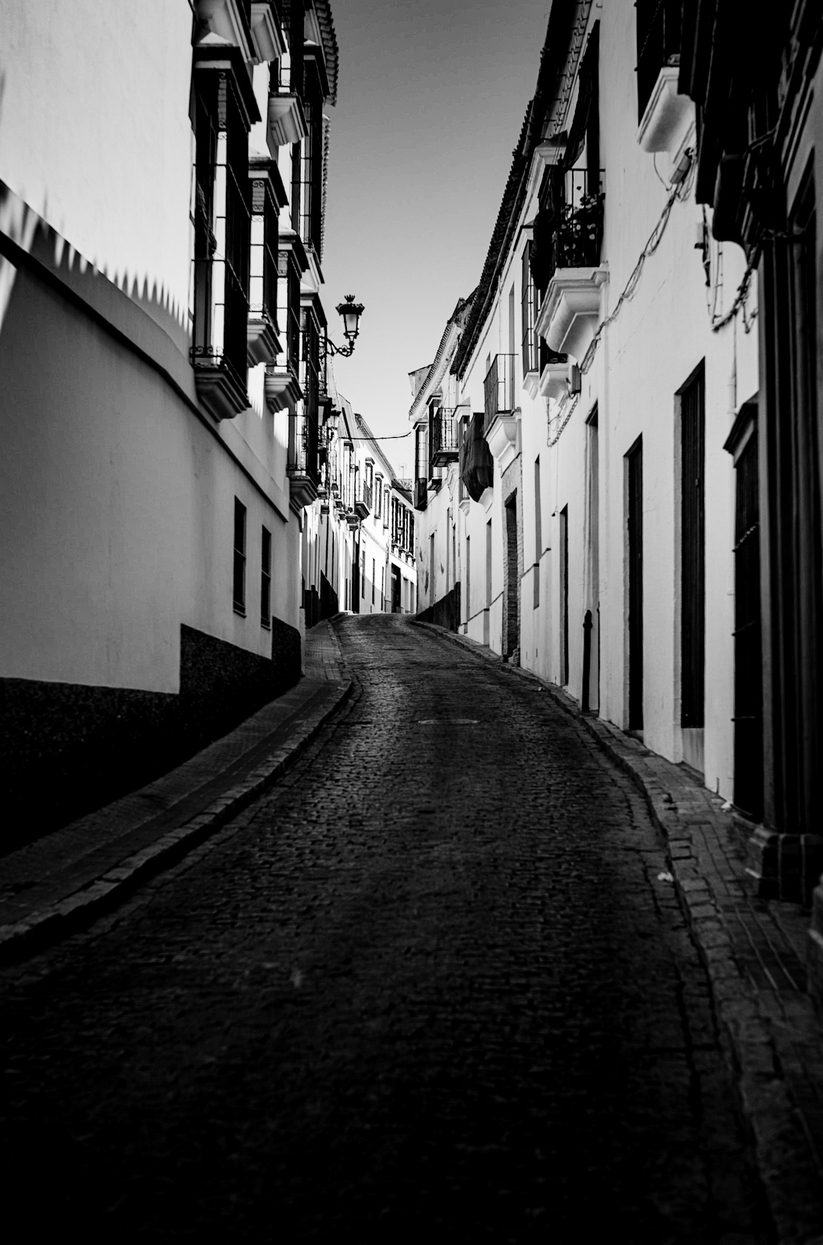 Kopfsteinpflaster-Chroniken: Entdecke die zeitlosen Gassen Andalusiens