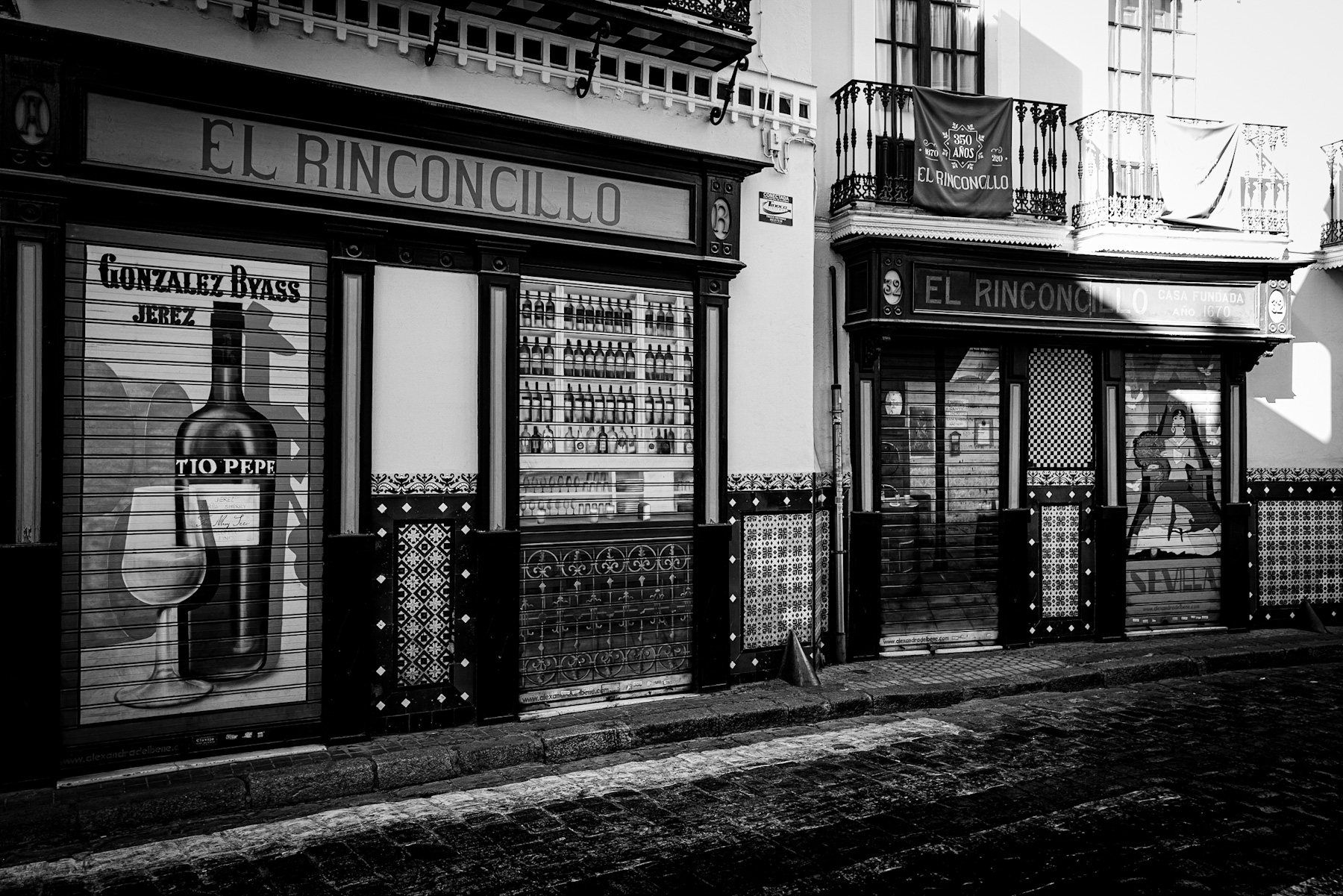 El Rinconcillo: A Timeless Portrait of Seville’s Oldest Tapas Bar, Captured in Stillness
