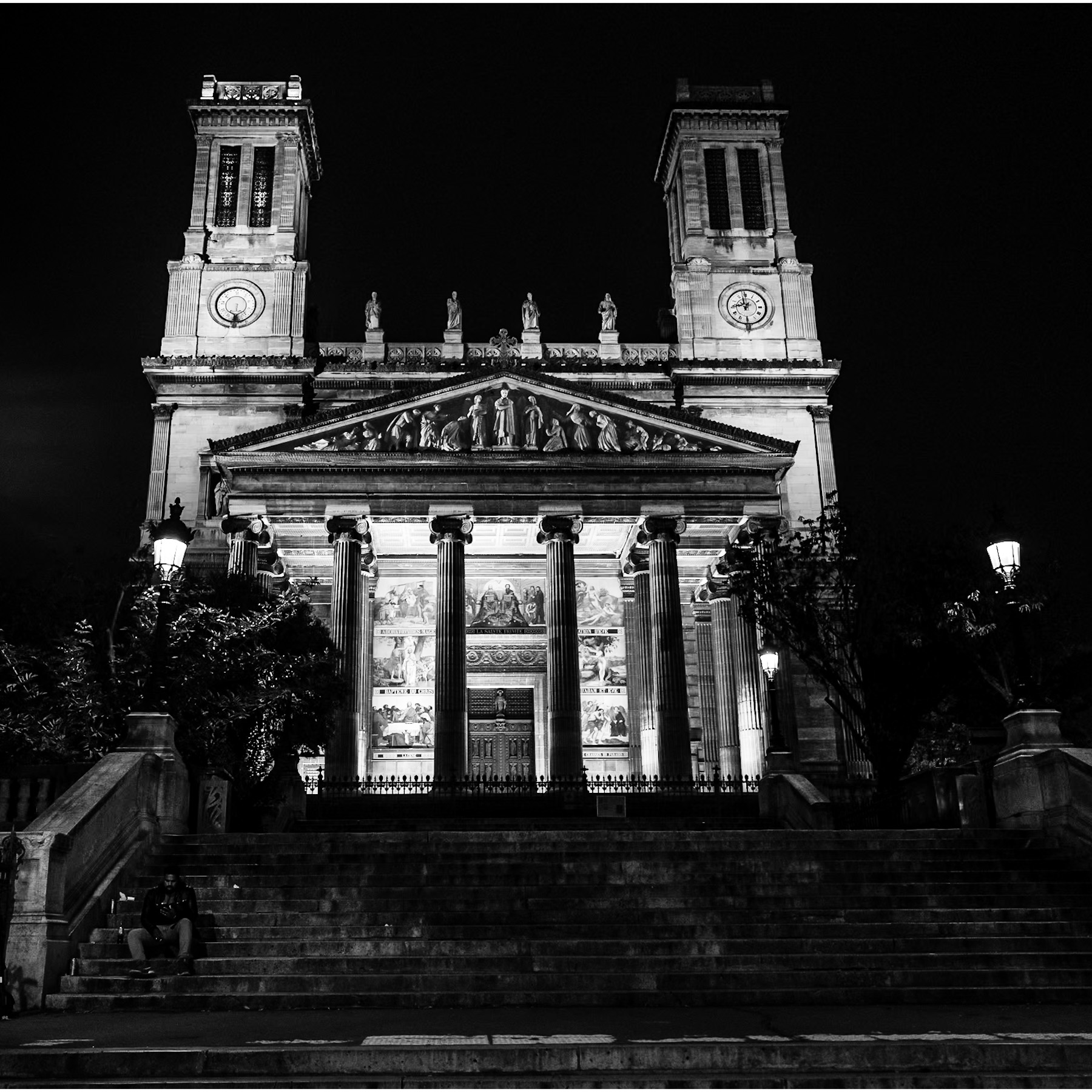 The Majestic Église de la Madeleine: A Neoclassical Gem Aglow in the Parisian Night