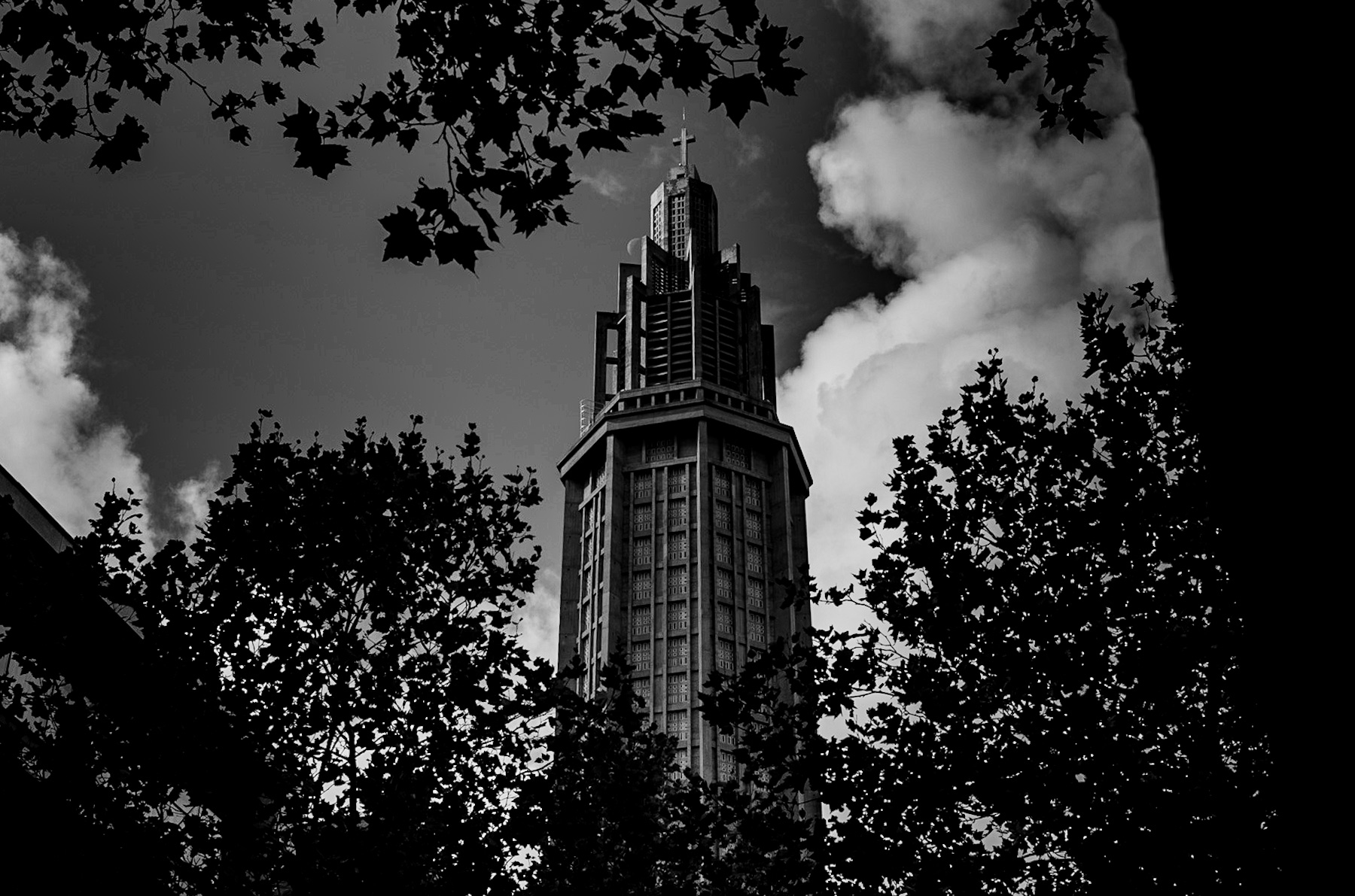 Iconic Concrete: St. Joseph’s Church, Le Havre, Through a Modern Lens