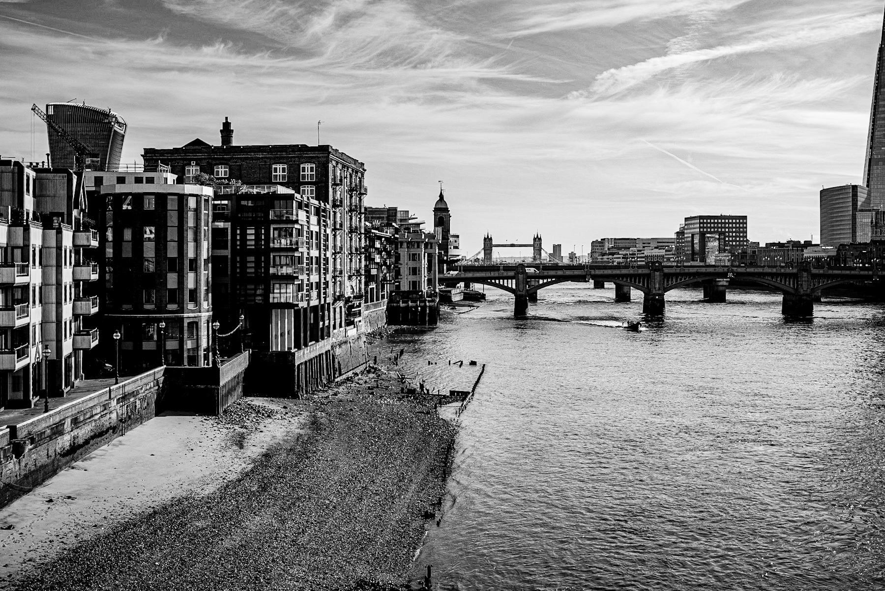 London’s Enduring Tapestry: A Journey Through Time on the Thames